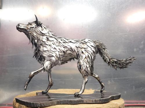 Rich-Baker-Wolf-Metal-sculpture